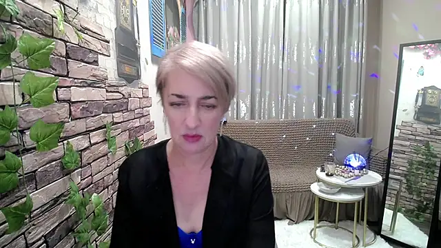Hot Girl87 online show from January 23, 2025, 8:24 pm