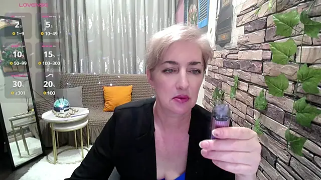 Hot Girl87 online show from February 4, 2025, 3:36 pm