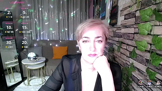 Hot Girl87 online show from February 4, 2025, 6:38 pm