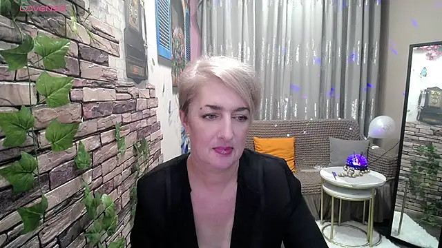 Hot Girl87 online show from February 9, 2025, 2:40 pm