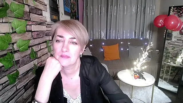 Hot Girl87 online show from February 14, 2025, 10:58 pm