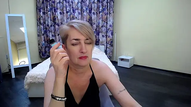 Hot Girl87 online show from March 10, 2025, 8:01 pm