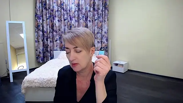 Hot Girl87 online show from March 10, 2025, 11:38 pm