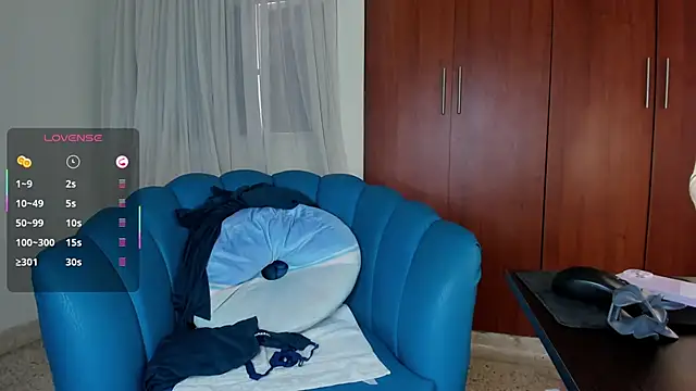 Julie Markk online show from November 5, 2025, 7:25 pm