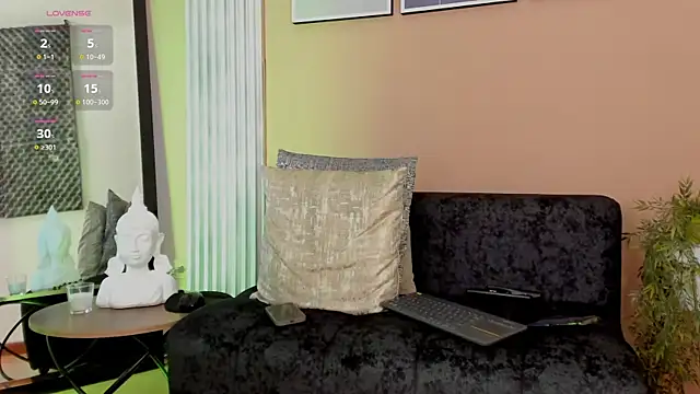 thomas eliotts online show from October 8, 2025, 7:55 pm