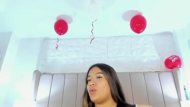 Snapshot of MollyBigBoobs12 chatting on February 21, 2025, 8:05 pm MollyBigBoobs12 online show from February 21, 2025, 8:05 pm