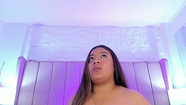 Snapshot of MollyBigBoobs12 chatting on February 26, 2025, 1:53 am MollyBigBoobs12 online show from February 26, 2025, 1:53 am