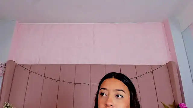 Snapshot of MollyBigBoobs12 chatting on September 30, 2025, 8:25 pm MollyBigBoobs12 online show from September 30, 2025, 8:25 pm