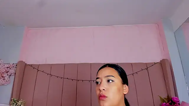 Snapshot of MollyBigBoobs12 chatting on October 2, 2025, 9:00 pm MollyBigBoobs12 online show from October 2, 2025, 9:00 pm