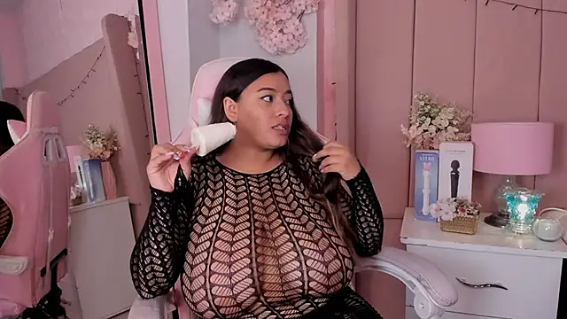 Snapshot of MollyBigBoobs12 chatting on October 7, 2025, 8:39 pm MollyBigBoobs12 online show from October 7, 2025, 8:39 pm