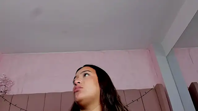 Snapshot of MollyBigBoobs12 chatting on November 1, 2025, 8:55 pm MollyBigBoobs12 online show from November 1, 2025, 8:55 pm