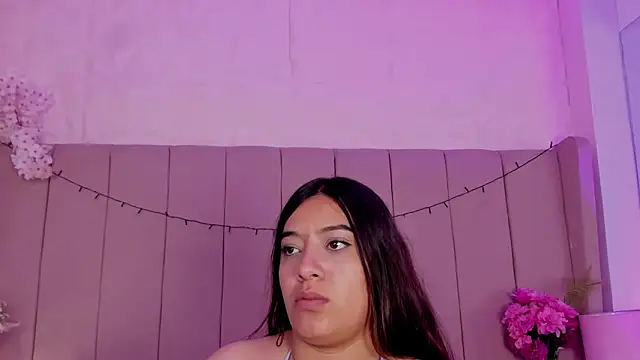 Snapshot of MollyBigBoobs12 chatting on November 8, 2025, 10:15 am MollyBigBoobs12 online show from November 8, 2025, 10:15 am