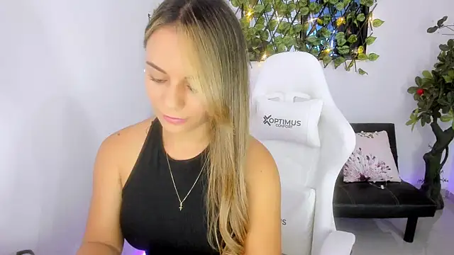 Sara lopez 28 online show from January 25, 2025, 3:20 pm