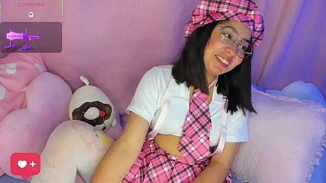 Snapshot of anni_ross chatting on September 20, 2025, 7:48 pm anni ross online show from September 20, 2025, 7:48 pm