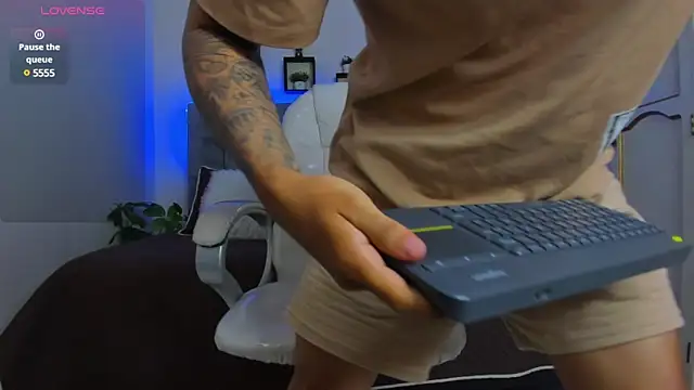 Damian23   online show from February 11, 2025, 12:37 pm