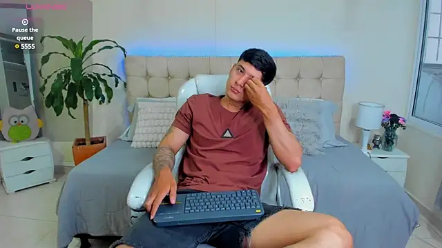 Damian23   online show from February 13, 2025, 12:43 pm