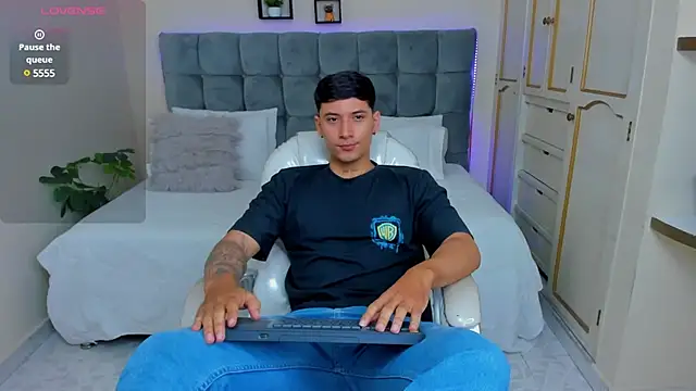 Damian23   online show from March 14, 2025, 12:40 pm