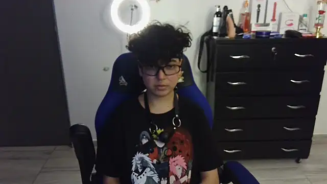 thomascooper7 online show from February 2, 2025, 6:37 am