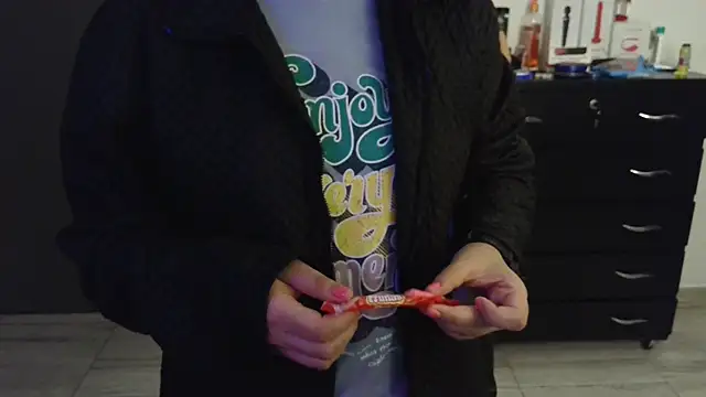 thomascooper7 online show from February 3, 2025, 3:53 am