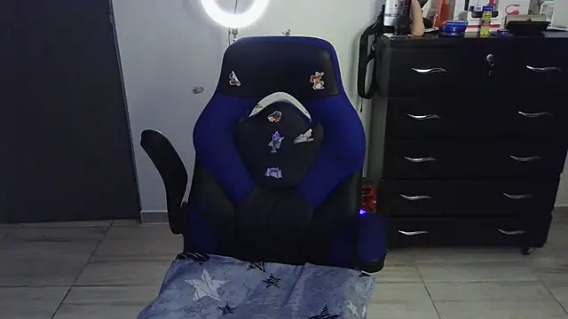 thomascooper7 online show from February 3, 2025, 11:58 pm