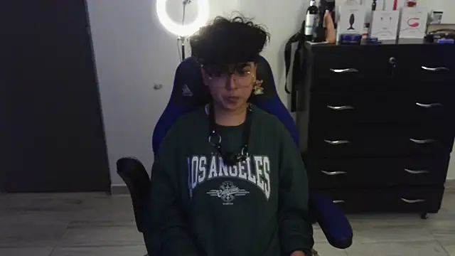 thomascooper7 online show from February 13, 2025, 12:02 am