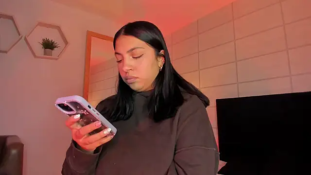 Christine Laam online show from November 26, 2025, 12:06 pm