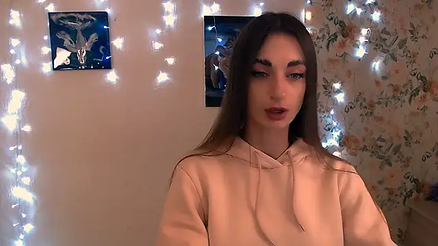 Asia N  online show from November 12, 2025, 10:26 am