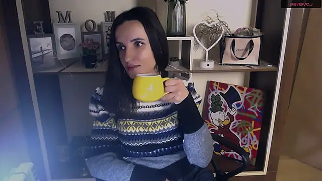 LaimaV  online show from December 15, 2024, 1:11 pm