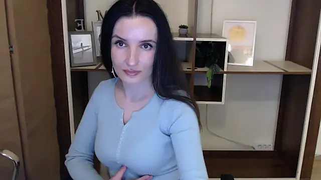 LaimaV  online show from April 20, 2026, 5:37 pm