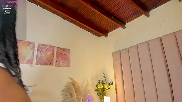 Milan ebony online show from November 4, 2025, 12:04 pm