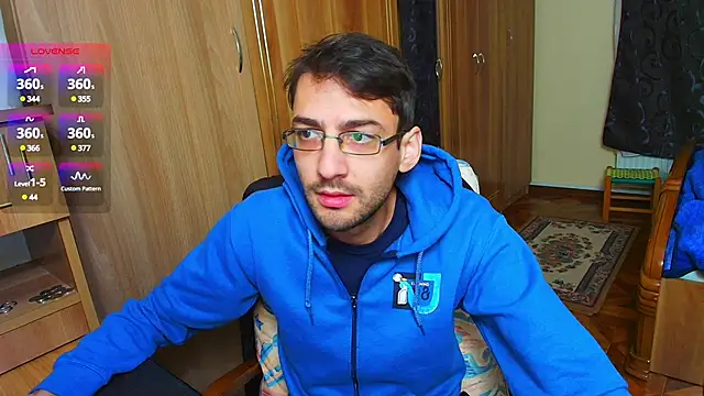 Snapshot of HungEddy chatting on December 3, 2024, 2:58 am HungEddy online show from December 3, 2024, 2:58 am