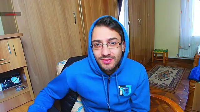 Snapshot of HungEddy chatting on December 5, 2024, 11:27 am HungEddy online show from December 5, 2024, 11:27 am