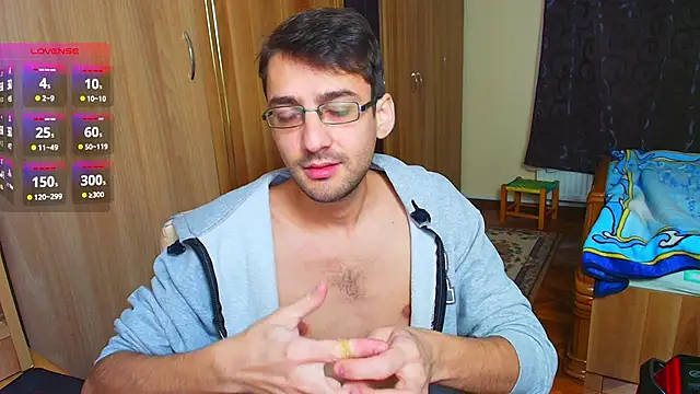 Snapshot of HungEddy chatting on December 8, 2024, 12:52 pm HungEddy online show from December 8, 2024, 12:52 pm