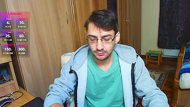 Snapshot of HungEddy chatting on December 10, 2024, 12:05 pm HungEddy online show from December 10, 2024, 12:05 pm