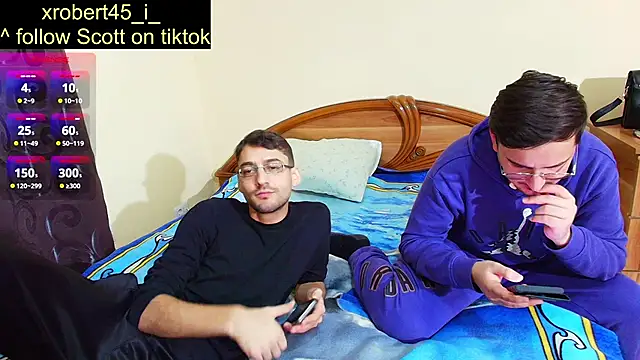 Snapshot of HungEddy chatting on December 15, 2024, 9:42 pm HungEddy online show from December 15, 2024, 9:42 pm