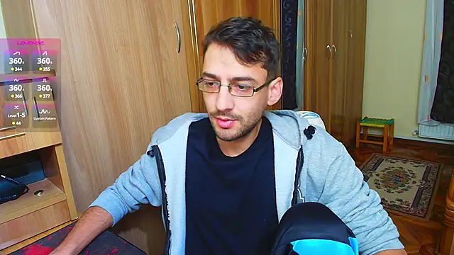 Snapshot of HungEddy chatting on December 18, 2024, 4:31 am HungEddy online show from December 18, 2024, 4:31 am