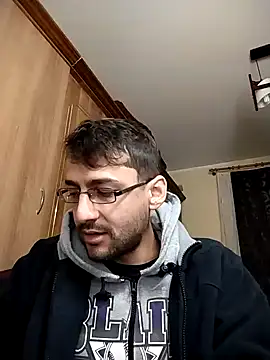 Snapshot of HungEddy chatting on December 20, 2024, 2:08 am HungEddy online show from December 20, 2024, 2:08 am