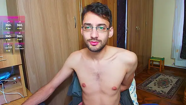 Snapshot of HungEddy chatting on December 21, 2024, 12:38 pm HungEddy online show from December 21, 2024, 12:38 pm