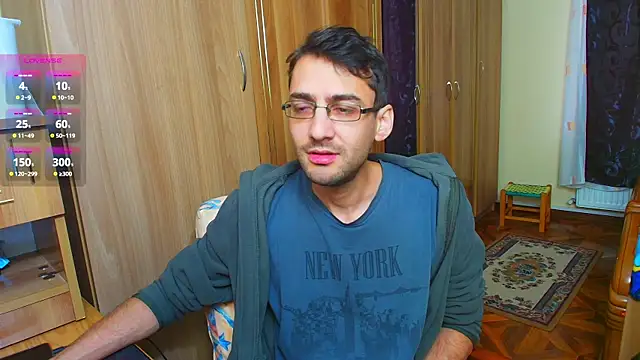 Snapshot of HungEddy chatting on December 26, 2024, 12:16 pm HungEddy online show from December 26, 2024, 12:16 pm