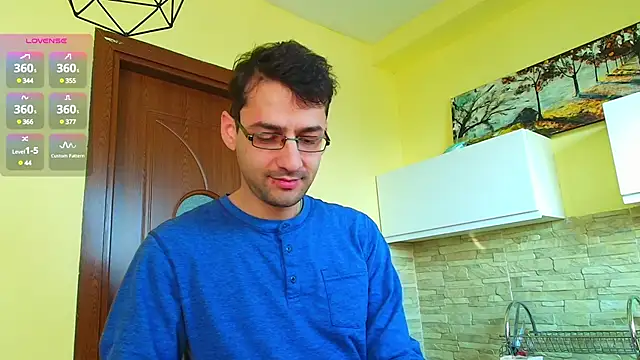 Snapshot of HungEddy chatting on February 25, 2025, 8:25 am HungEddy online show from February 25, 2025, 8:25 am