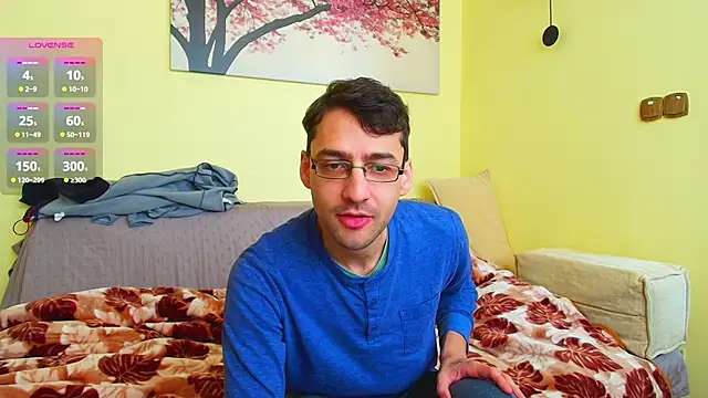 Snapshot of HungEddy chatting on February 25, 2025, 11:30 am HungEddy online show from February 25, 2025, 11:30 am