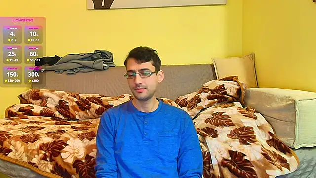 Snapshot of HungEddy chatting on February 25, 2025, 5:36 pm HungEddy online show from February 25, 2025, 5:36 pm