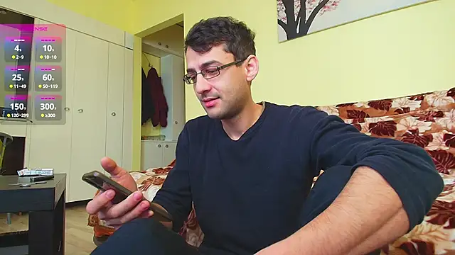 Snapshot of HungEddy chatting on March 1, 2025, 9:40 am HungEddy online show from March 1, 2025, 9:40 am