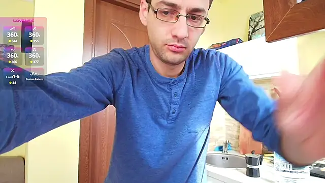 Snapshot of HungEddy chatting on March 11, 2025, 7:48 am HungEddy online show from March 11, 2025, 7:48 am