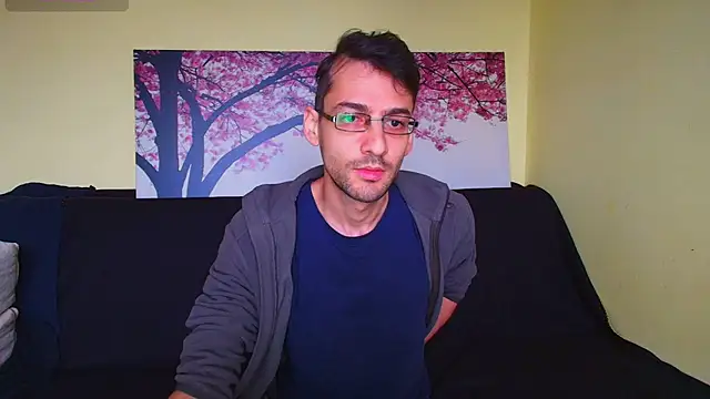 Snapshot of HungEddy chatting on October 3, 2025, 4:53 am HungEddy online show from October 3, 2025, 4:53 am