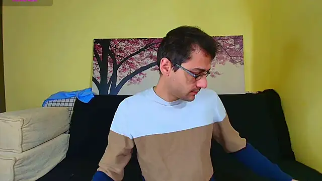 Snapshot of HungEddy chatting on November 27, 2025, 8:00 pm HungEddy online show from November 27, 2025, 8:00 pm