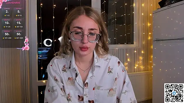 LivyyBossom online show from January 7, 2025, 8:31 pm