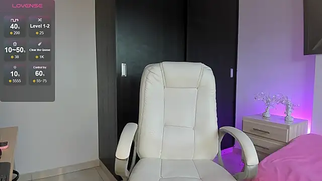 Snapshot of ALANAH_KITTY chatting on December 12, 2024, 7:37 pm ALANAH KITTY online show from December 12, 2024, 7:37 pm