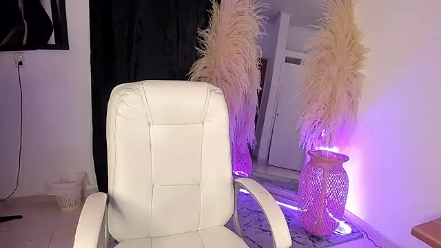 Snapshot of ALANAH_KITTY chatting on September 10, 2025, 7:25 pm ALANAH KITTY online show from September 10, 2025, 7:25 pm