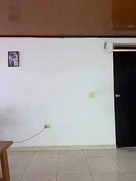 Snapshot of ALANAH_KITTY chatting on November 4, 2025, 8:19 pm ALANAH KITTY online show from November 4, 2025, 8:19 pm